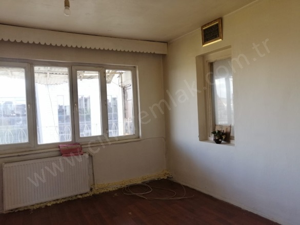 Rabia Ana Yakutiye Kiralık Daire |  2+1 Oda | 90M2 Aylık 3.000Tl | 4. Kat | Soba | 1 Banyo Resim-3