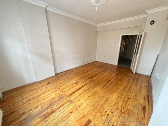 Murat Paşa Yakutiye Satılık Daire |  3+1 Oda | 155M2 2.715.000Tl  Krediye Uygun  | 2. Kat | Merkezi Isınma | 1 Banyo Resim-3