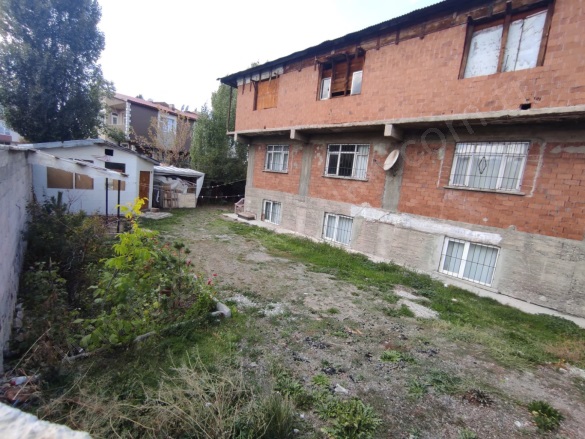 Abdurrahman Gazi Palandöken Satılık Bina |  3+1 Oda | 445M2 15.000.000Tl | Komple Bina | Soba Resim-2