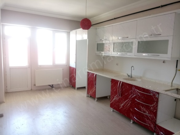 Kırmacı Yakutiye Satılık Daire |  4+1 Oda | 200M2 3.800.000Tl | 7. Kat | Kombi | 2 Banyo | 2 Yatak Odası Resim-2