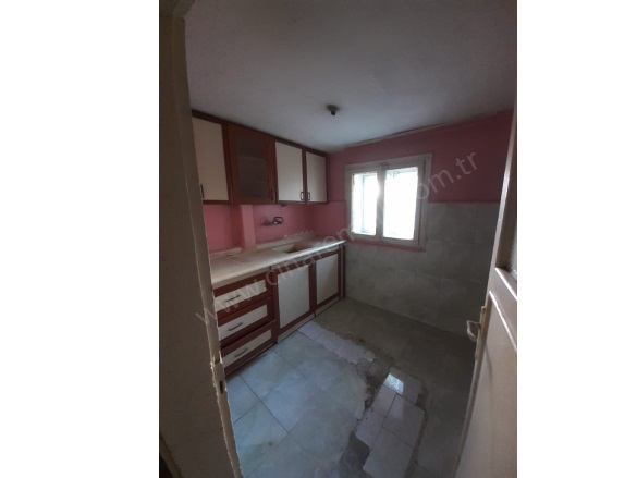 Murat Paşa Yakutiye Satılık Daire |  2+1 Oda | 100M2 500.000Tl | Bodrum | Soba | 1 Banyo | 2 Yatak Odası Resim-1