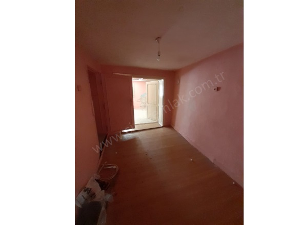 Murat Paşa Yakutiye Satılık Daire |  2+1 Oda | 100M2 500.000Tl | Bodrum | Soba | 1 Banyo | 2 Yatak Odası Resim-2