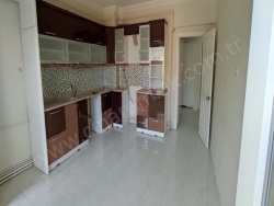 Yakutiye Bosna Caddesi Satılık Daire 3.5+1 155 M2 | 5. Kat | Kombi | 1 Banyo