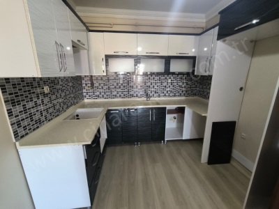 Bosna Caddesinde Kiralık Daire Lüks 3+1 Asansörlü Yeni Bina Çınardan İlan No:5007 Yakutiye