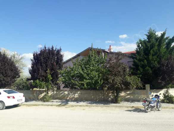 Selçuklu Mahallesi Dilek Caddesinde 3+1 Satılık Müstakil Ev Bolvadin