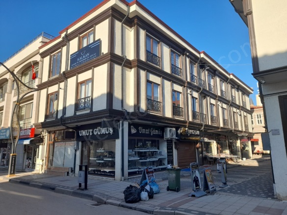 Merkez Bolvadin Kiralık Ofis / Büro |  1+1 Oda | 40M2 Aylık 13.000Tl  Krediye Uygun  | 3. Kat | Kombi | 1 Banyo Resim-2