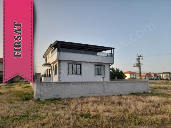Merkez Bolvadin Satılık Müstakil Ev |  4+1 Oda | 200M2 6.800.000Tl  Krediye Uygun  | Komple Bina | Kombi | 3 Banyo | 1 Yatak Odası Resim-3