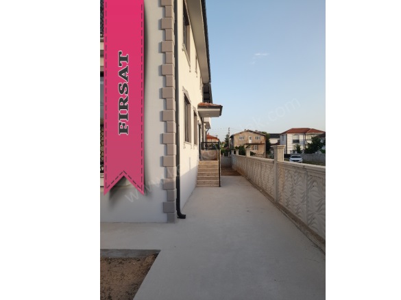 Merkez Bolvadin Satılık Müstakil Ev |  4+1 Oda | 200M2 6.800.000Tl  Krediye Uygun  | Komple Bina | Kombi | 3 Banyo | 1 Yatak Odası Resim-4