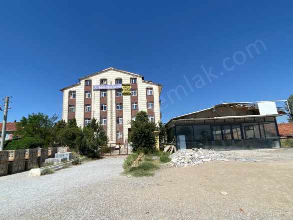 Selçuklu Mahallesinde Satılık Dükkan Yurt Binası Bolvadin