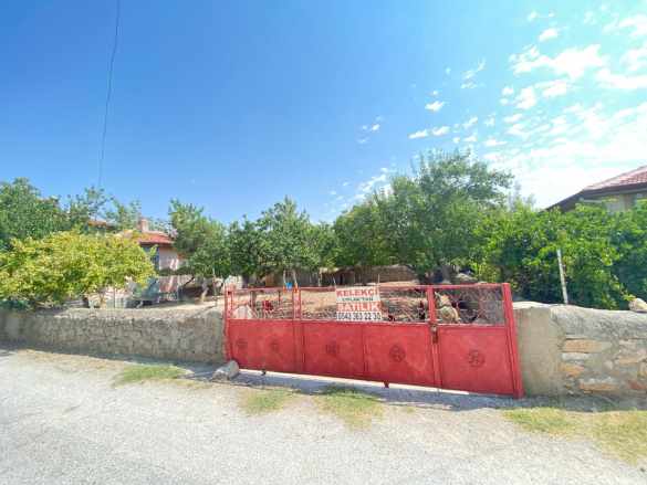 Bağlarüstü Mahallesi Sağlık Sokakta Satılık Arsa Bolvadin