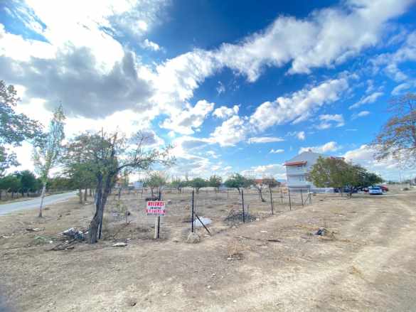 Kırkgöz Mahallesinde Köşe Başında Satılık Arsa Bolvadin