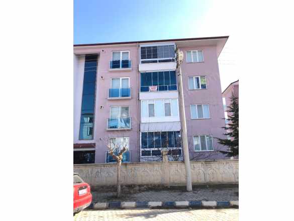 Yıldırım Mahallesinde Ara Katta Eşyalı Kiralık Daire 4+1 Bolvadin