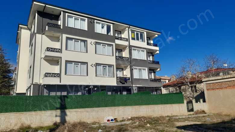 Selçuklu Mahallesi Hacı Kalfa Sokakta Eşyalı Kiralık Daire 1+1 Bolvadin