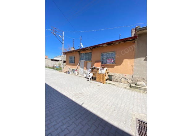 Merkez Bolvadin Kiralık Müstakil Ev |  3+1 Oda | 110M2 Aylık 6.000Tl | Komple Bina | Soba | 1 Banyo | 1 Yatak Odası Resim-3