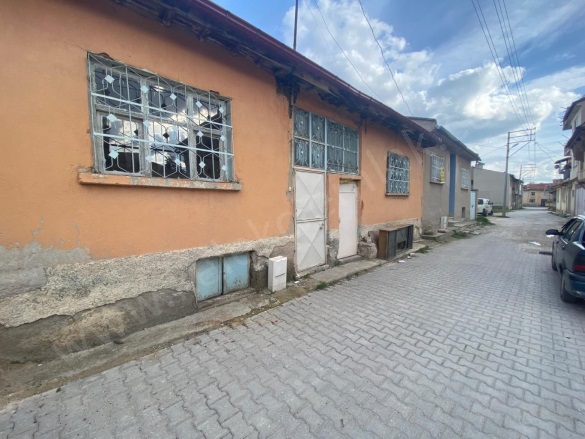 Merkez Bolvadin Kiralık Müstakil Ev |  3+1 Oda | 110M2 Aylık 6.000Tl | Komple Bina | Soba | 1 Banyo | 1 Yatak Odası Resim-4