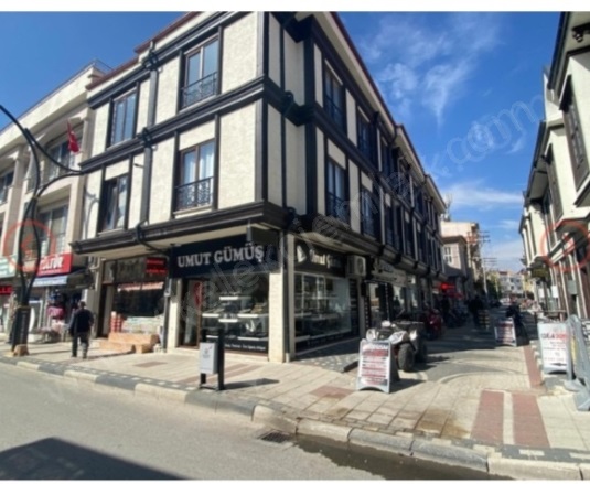 Merkez Bolvadin Kiralık Ofis / Büro |  1+1 Oda | 45M2 Aylık 13.000Tl  Krediye Uygun  | 2. Kat | Kombi | 1 Banyo Resim-3