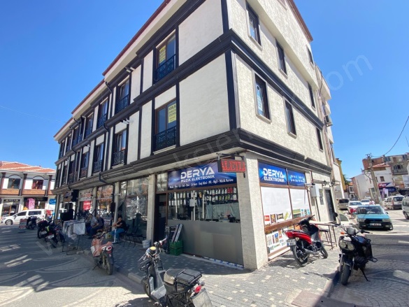 Merkez Bolvadin Kiralık Daire |  2+1 Oda | 55M2 Aylık 14.000Tl Eşyalı  | 3. Kat | Kombi | 1 Banyo | 1 Yatak Odası Resim-3