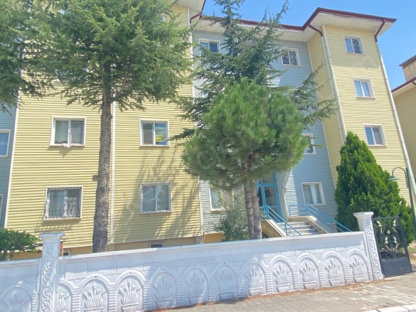 Merkez Bolvadin Kiralık Daire |  2+1 Oda | 85M2 Aylık 12.000Tl  Krediye Uygun  | 2. Kat | Kombi | 1 Banyo | 1 Yatak Odası Resim-2