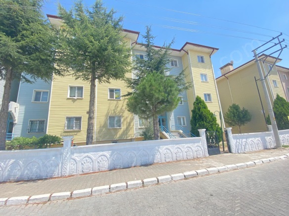 Merkez Bolvadin Kiralık Daire |  2+1 Oda | 85M2 Aylık 12.000Tl  Krediye Uygun  | 2. Kat | Kombi | 1 Banyo | 1 Yatak Odası Resim-3