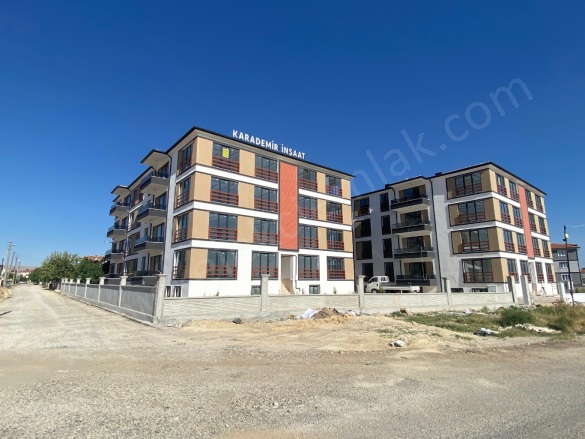 Merkez Bolvadin Kiralık Daire |  3+1 Oda | 135M2 Aylık 19.750Tl  Krediye Uygun  | 4. Kat | Kombi | 2 Banyo | 1 Yatak Odası Resim-1