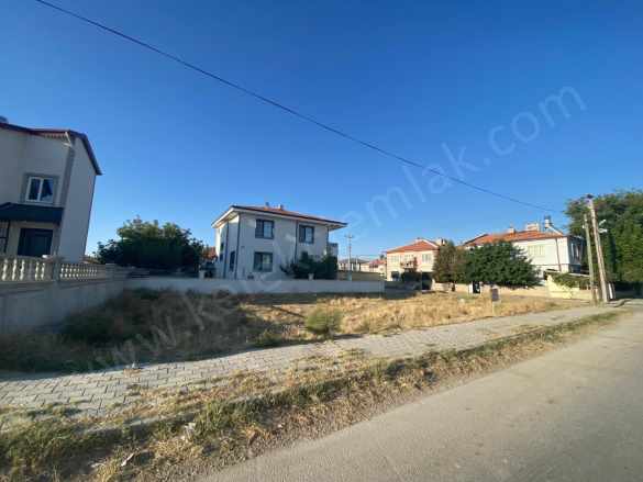 Yeni Mahalle M Hıdıroğlu Sokakta Köşe Başında Satılık Arsa Bolvadin