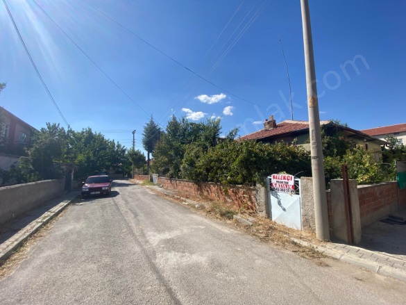 Merkez Bolvadin Satılık Müstakil Ev |  3+1 Oda | 125M2 3.250.000Tl | Komple Bina | Kombi | 1 Banyo | 1 Yatak Odası Resim-1