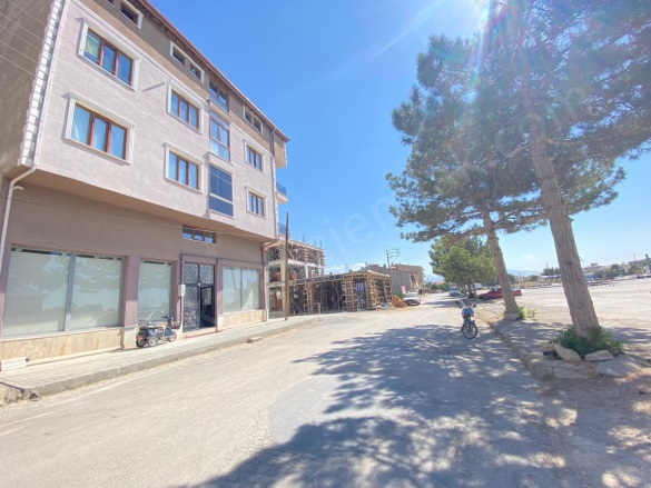 Merkez Bolvadin Kiralık Daire |  3+1 Oda | 120M2 Aylık 14.000Tl  Krediye Uygun  | 3. Kat | Kombi | 1 Banyo | 1 Yatak Odası Resim-3