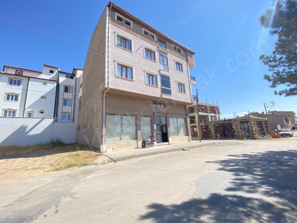 Merkez Bolvadin Kiralık Daire |  3+1 Oda | 120M2 Aylık 14.000Tl  Krediye Uygun  | 3. Kat | Kombi | 1 Banyo | 1 Yatak Odası Resim-4