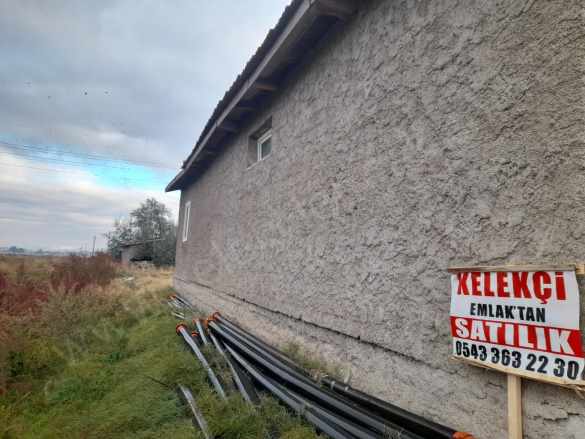 Kırkgöz Mahallesinde Yola Cepheli Satılık Tarla Bolvadin