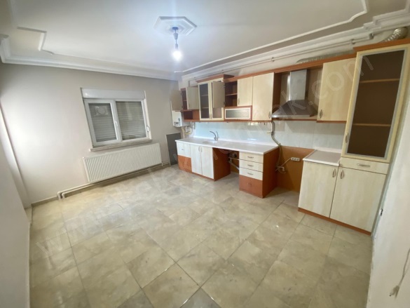 Merkez Bolvadin Kiralık Daire |  3+1 Oda | 130M2 Aylık 15.000Tl  Krediye Uygun  | 2. Kat | Kombi | 1 Banyo | 1 Yatak Odası Resim-5