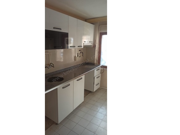 Merkez Bolvadin Satılık Daire |  2+1 Oda | 85M2 1.650.000Tl  Krediye Uygun  | 1. Kat | Kombi | 1 Banyo | 1 Yatak Odası Resim-1