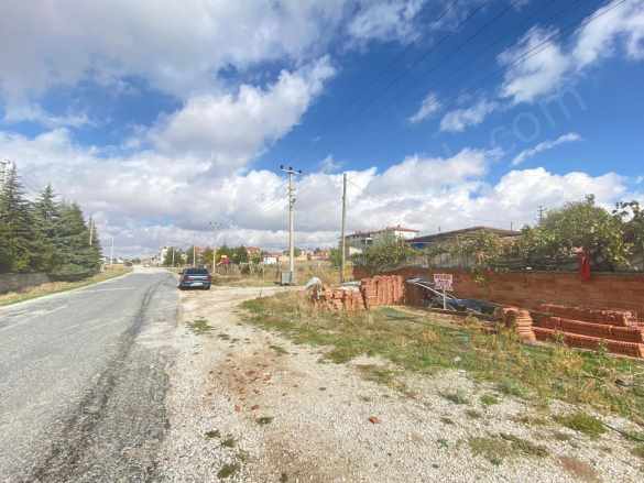 Kale Mahallesi Hacıbektaş Veli Caddesinde Köşe Parsel Satılık Arsa Bolvadin