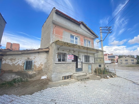 Merkez Bolvadin Satılık Müstakil Ev |  3+1 Oda | 100M2 1.750.000Tl | Komple Bina | Kombi | 1 Banyo | 1 Yatak Odası Resim-4