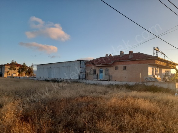 Merkez Bolvadin Satılık Depo |  3+1 Oda | 1500M2 5.300.000Tl  Krediye Uygun  | Komple Bina | Soba | 1 Banyo Resim-4