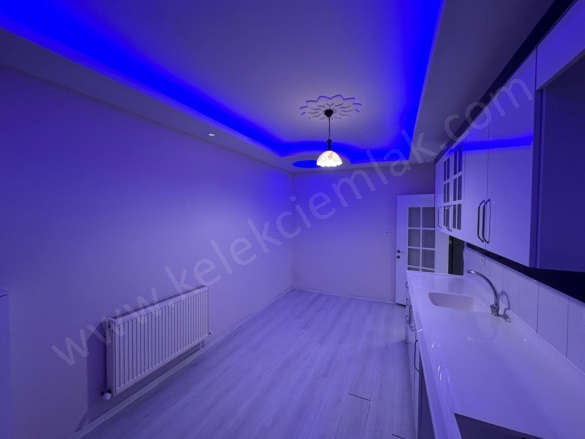 Merkez Bolvadin Satılık Müstakil Ev |  3+1 Oda | 115M2 5.000.000Tl  Krediye Uygun  | Komple Bina | Kombi | 1 Banyo | 1 Yatak Odası Resim-4