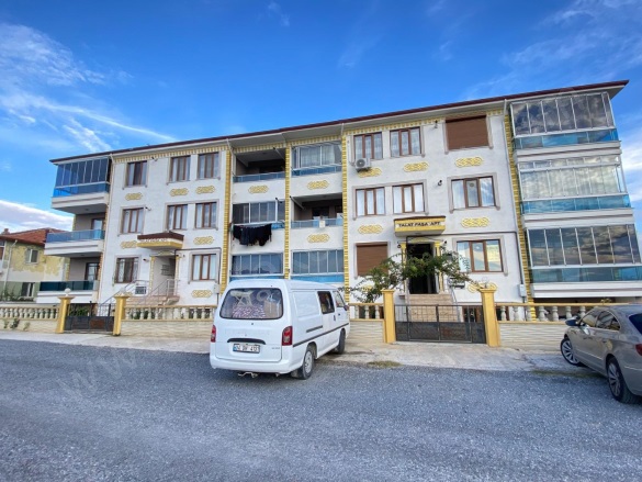 Merkez Bolvadin Kiralık Daire |  3+1 Oda | 170M2 Aylık 17.000Tl  Krediye Uygun  | 1. Kat | Kombi | 1 Banyo | 1 Yatak Odası Resim-1