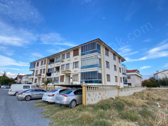Merkez Bolvadin Kiralık Daire |  3+1 Oda | 170M2 Aylık 17.000Tl  Krediye Uygun  | 1. Kat | Kombi | 1 Banyo | 1 Yatak Odası Resim-3
