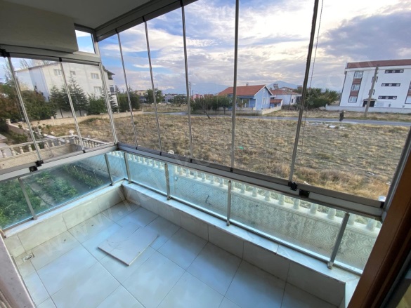 Merkez Bolvadin Kiralık Daire |  3+1 Oda | 170M2 Aylık 17.000Tl  Krediye Uygun  | 1. Kat | Kombi | 1 Banyo | 1 Yatak Odası Resim-4