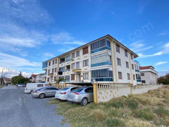 Merkez Bolvadin Kiralık Daire |  3+1 Oda | 170M2 Aylık 17.000Tl  Krediye Uygun  | 1. Kat | Kombi | 1 Banyo | 1 Yatak Odası Resim-5