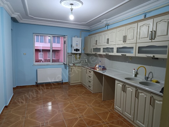 Merkez Bolvadin Kiralık Daire |  3+1 Oda | 125M2 Aylık 14.000Tl  Krediye Uygun  | 2. Kat | Kombi Resim-4