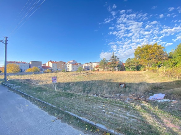 Merkez Bolvadin Satılık Arsa |  542M2 2.950.000Tl İmarlı  Resim-1
