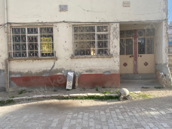 Merkez Bolvadin Kiralık Daire |  2+1 Oda | 85M2 Aylık 7.000Tl  Krediye Uygun  | 1. Kat | Soba | 1 Banyo | 1 Yatak Odası Resim-4