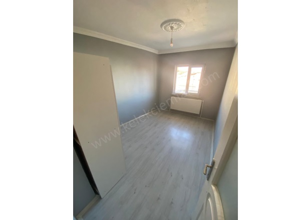 Merkez Bolvadin Kiralık Daire |  3+1 Oda | 130M2 Aylık 12.000Tl  Krediye Uygun  | 2. Kat | Kombi | 1 Banyo | 1 Yatak Odası Resim-5