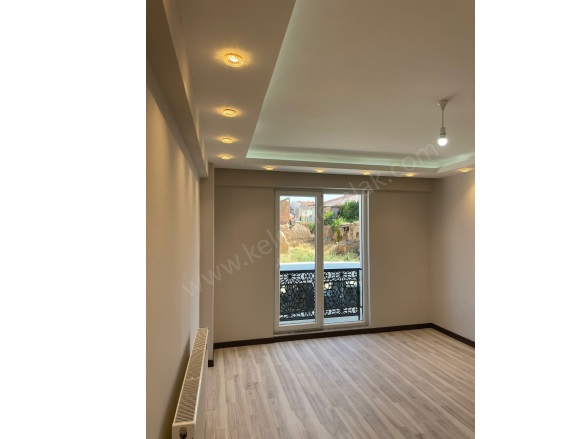 Merkez Bolvadin Satılık Daire |  3+1 Oda | 115M2 3.300.000Tl  Krediye Uygun  | 1. Kat | Kombi | 1 Banyo | 1 Yatak Odası Resim-1