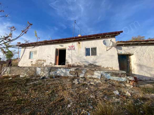 Taşlıdere Köyünde Ev Ve Besihane 3+1 Satılık Müstakil Bolvadin