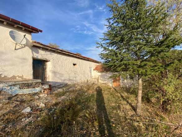 Taşlıdere Köyünde Ev Ve Besihane 3+1 Satılık Müstakil Bolvadin