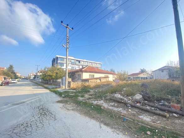 Yeni Mahalle Mümtaz Hıdıroğlu Caddesinde Satılık Arsa Bolvadin