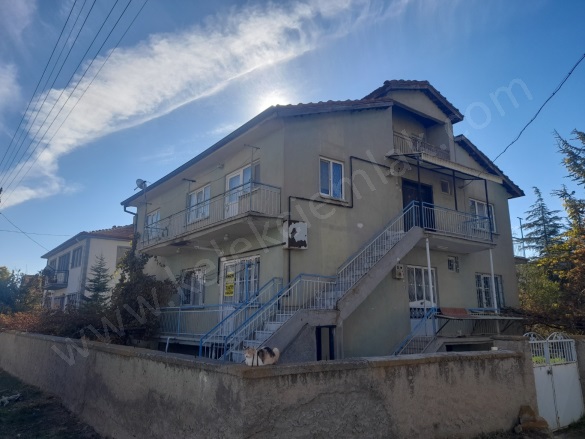 Merkez Bolvadin Kiralık Daire |  4+1 Oda | 140M2 Aylık 13.000Tl  Krediye Uygun  | 1. Kat | Kombi | 1 Banyo | 1 Yatak Odası Resim-4