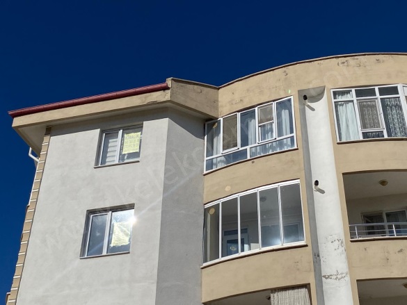 Merkez Bolvadin Kiralık Daire |  3+1 Oda | 130M2 Aylık 15.000Tl  Krediye Uygun  | 4. Kat | Kombi | 1 Banyo | 1 Yatak Odası Resim-3
