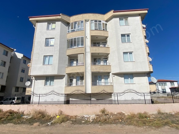 Merkez Bolvadin Kiralık Daire |  3+1 Oda | 130M2 Aylık 15.000Tl  Krediye Uygun  | 4. Kat | Kombi | 1 Banyo | 1 Yatak Odası Resim-4